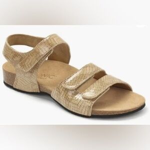 Vionic Valencia Crocodile Embossed Sandals - Size 11